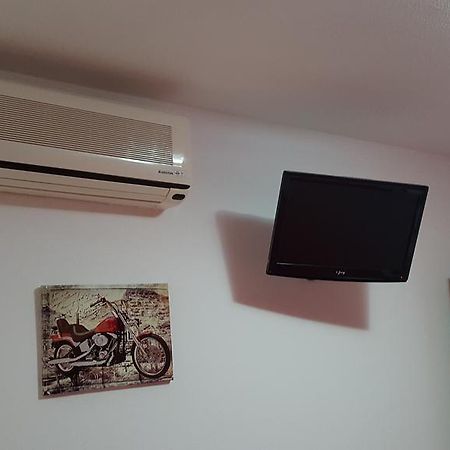 Hostal El Parque San Martín de la Vega Kültér fotó