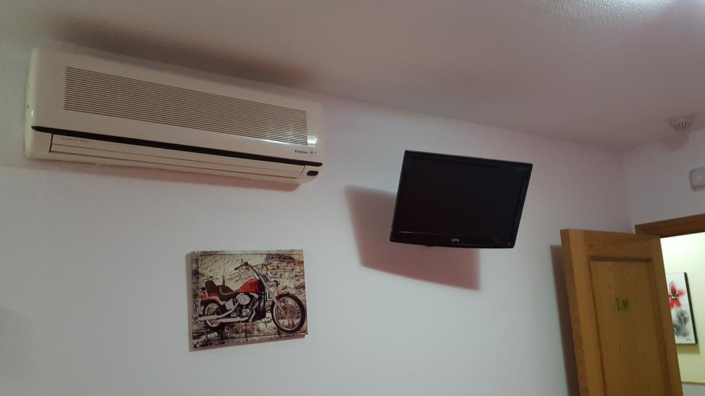 Hostal El Parque San Martín de la Vega Kültér fotó