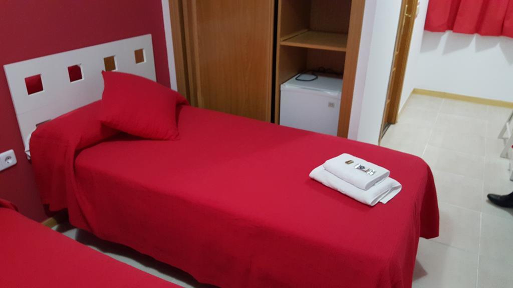 Hostal El Parque San Martín de la Vega Kültér fotó