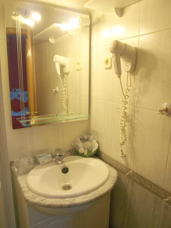 Hostal El Parque San Martín de la Vega Kültér fotó
