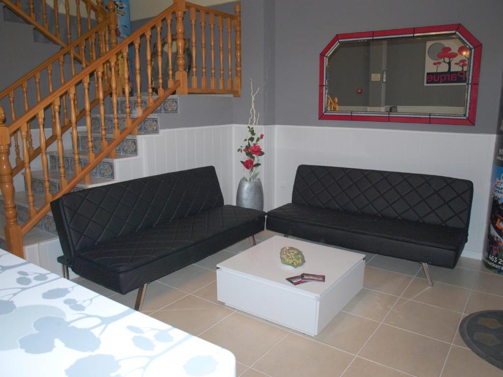 Hostal El Parque San Martín de la Vega Kültér fotó